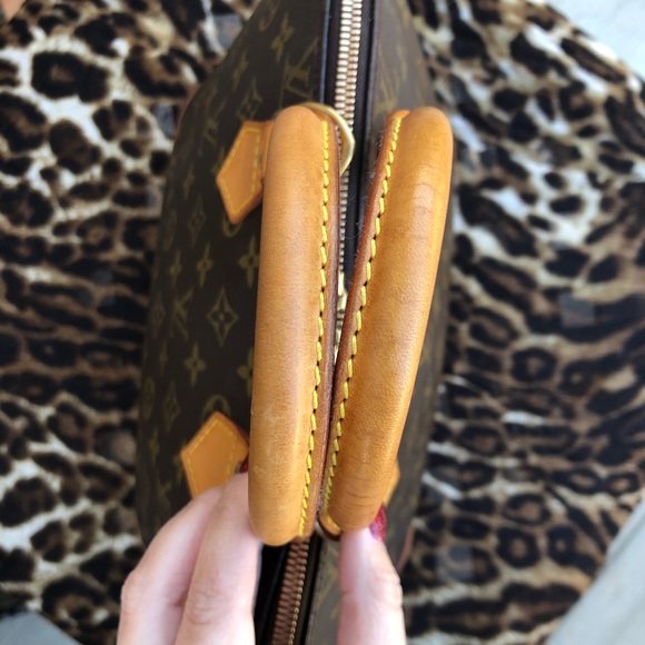 Louis Vuitton Monogram Alma PM - Picture 4 of 8